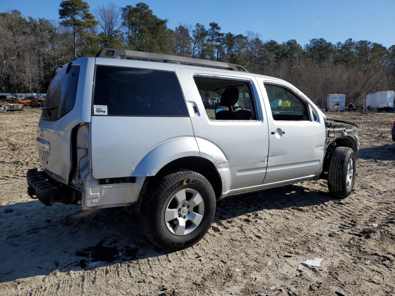 2011 Nissan Pathfinder - Image 3