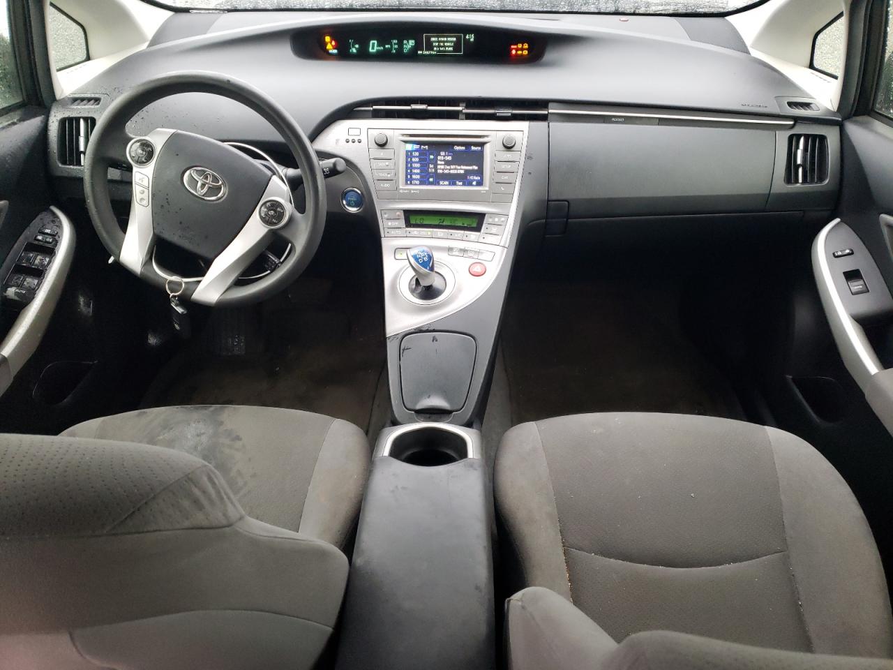 2013 Toyota Prius - Image 8