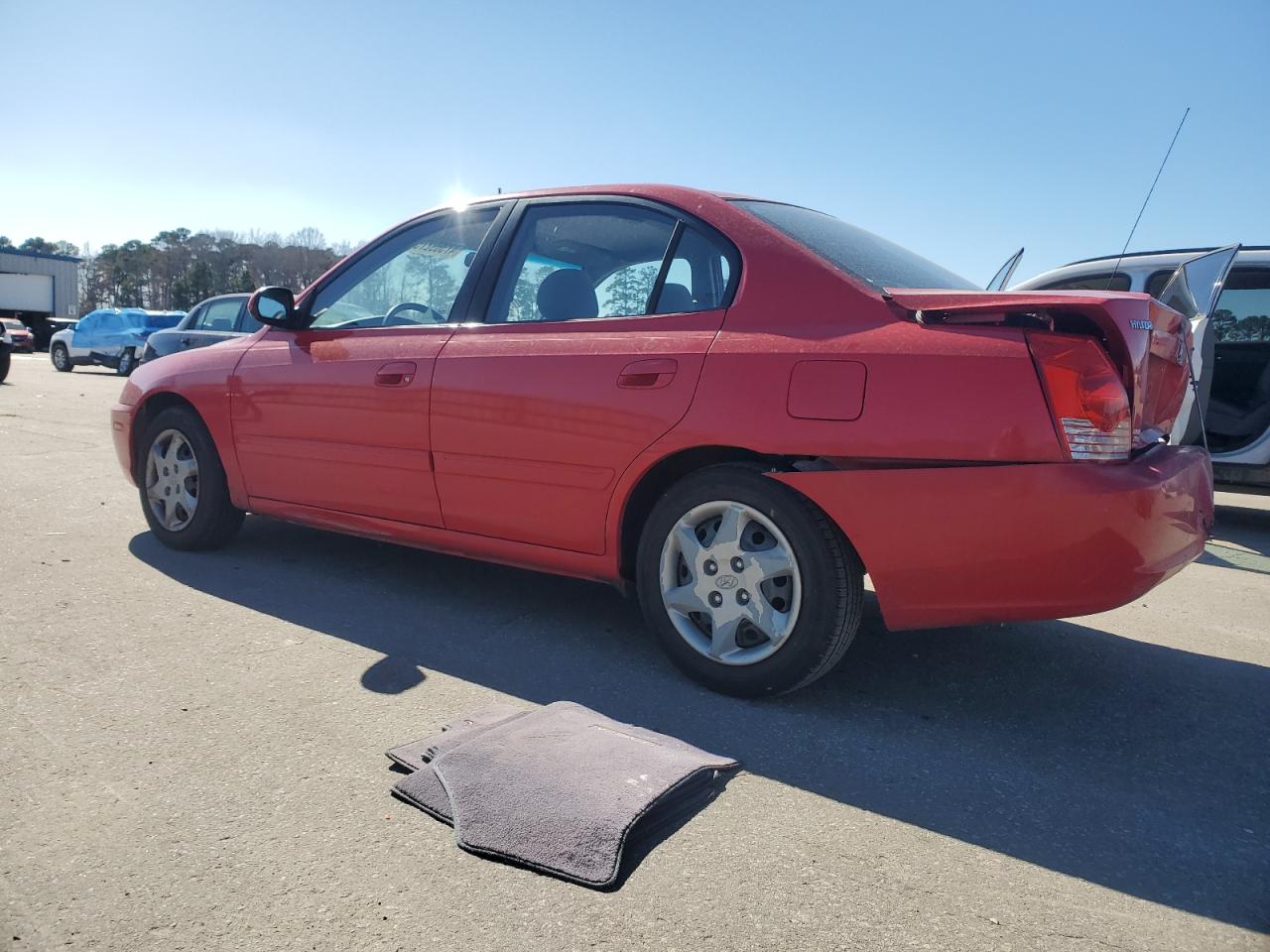 2004 Hyundai Elantra - Image 2