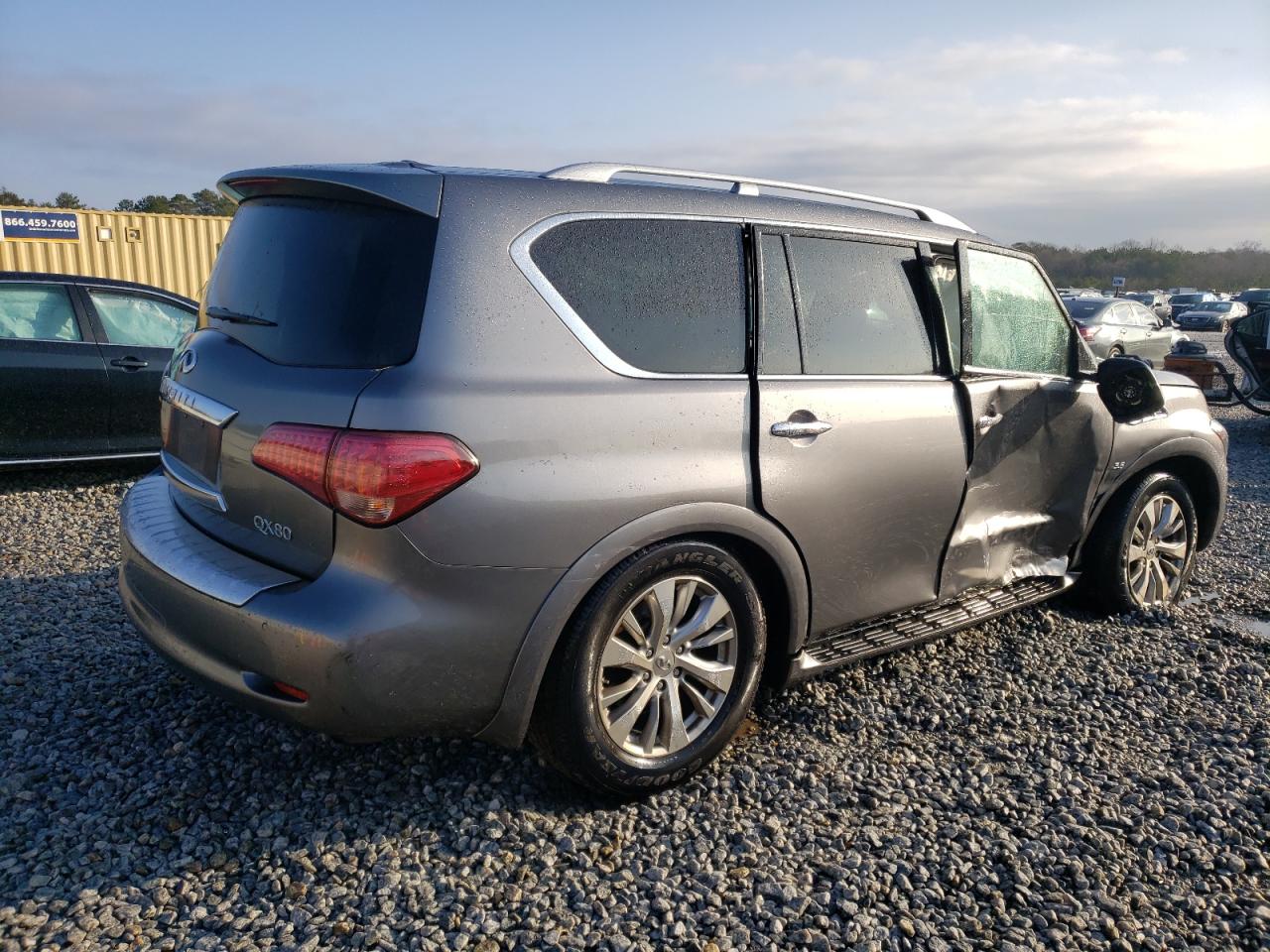 2017 Infiniti QX80 - Image 3