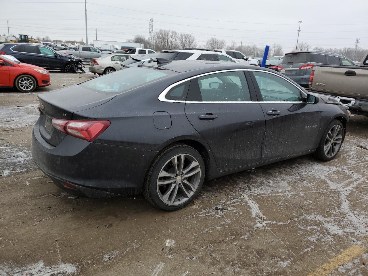 2023 Chevrolet Malibu - Image 3