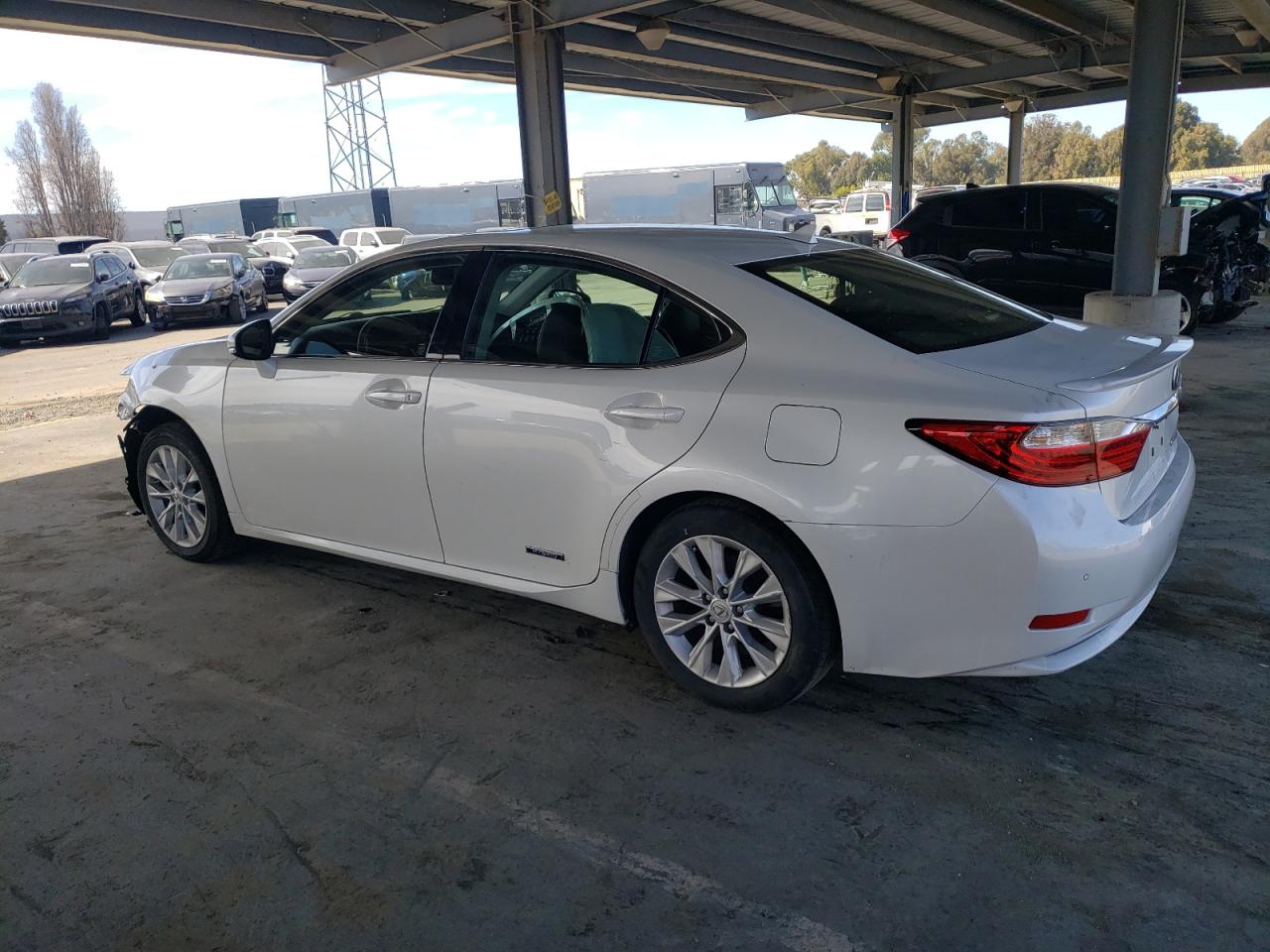 2013 Lexus ES - Image 2