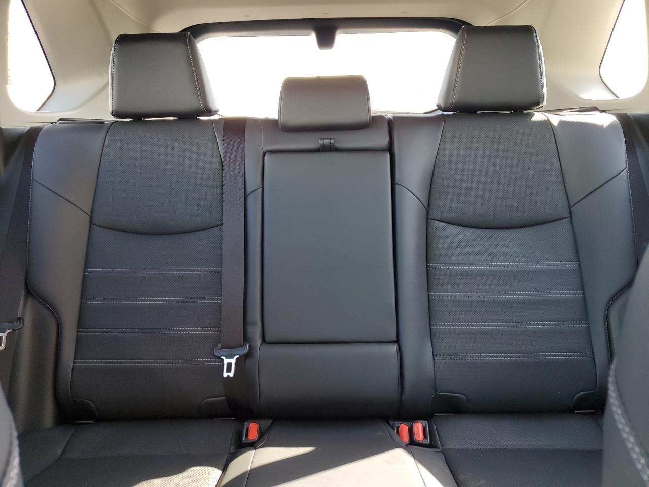 2024 Toyota RAV 4 - Image 10