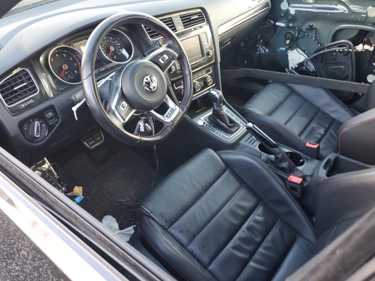 2017 Volkswagen GTI - Image 8