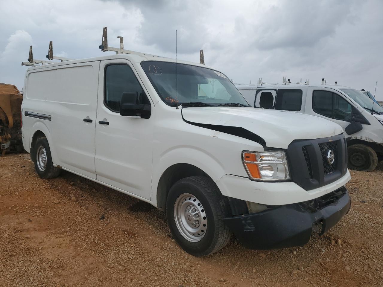 2016 Nissan NV - Image 4