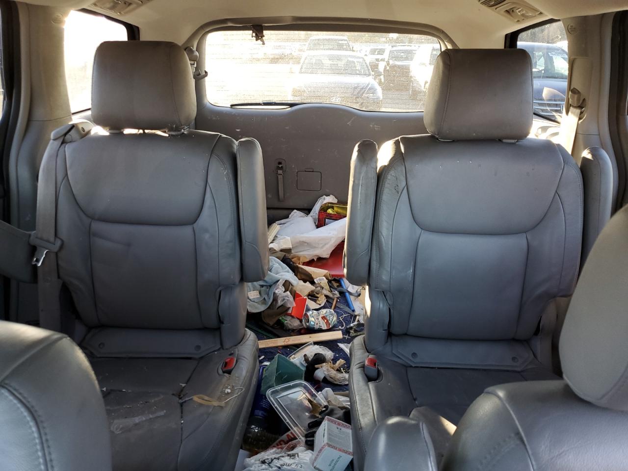 2008 Toyota Sienna - Image 10