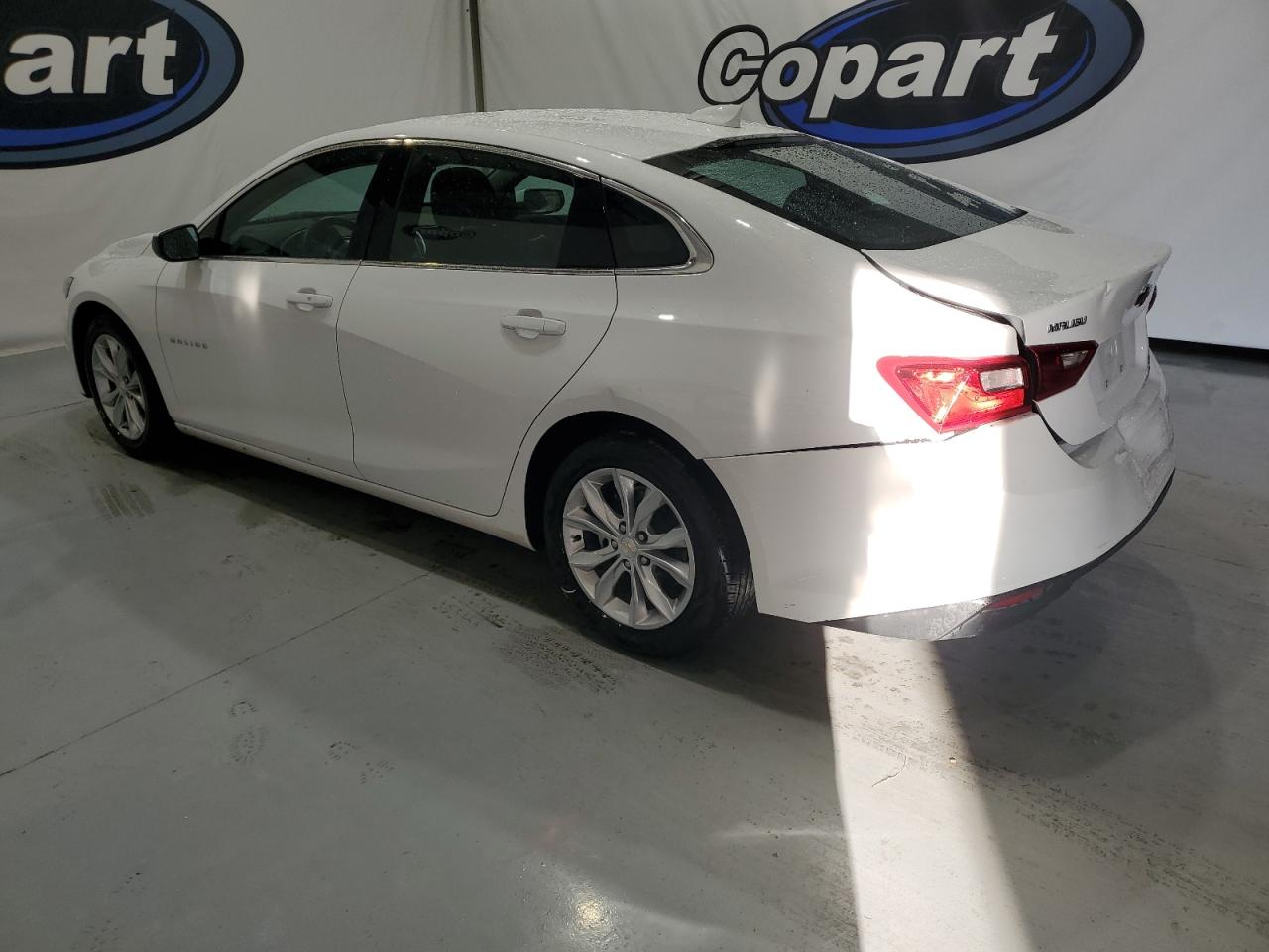 2023 Chevrolet Malibu - Image 2