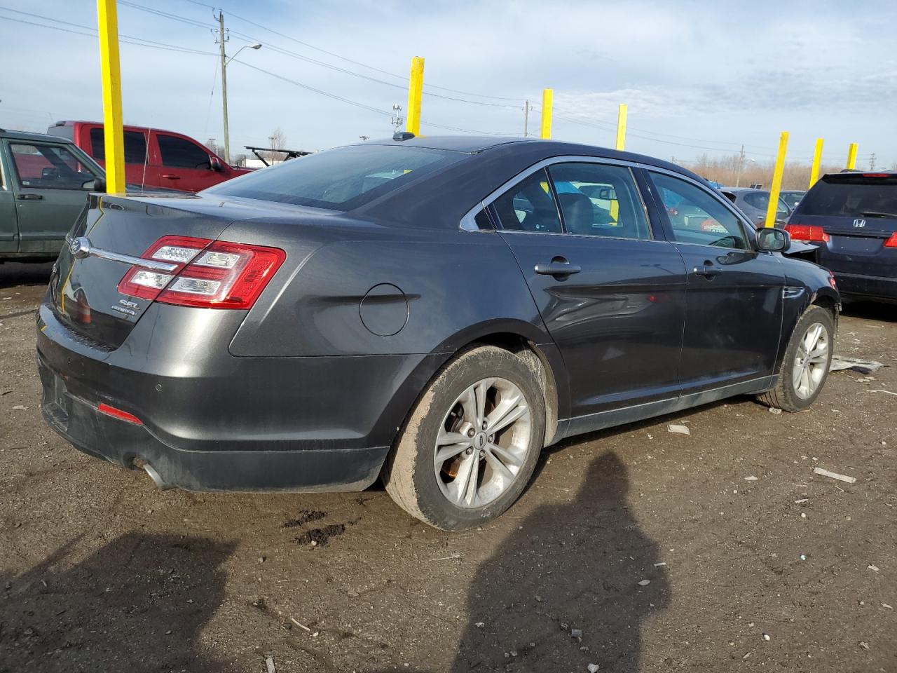 2016 Ford Taurus - Image 3