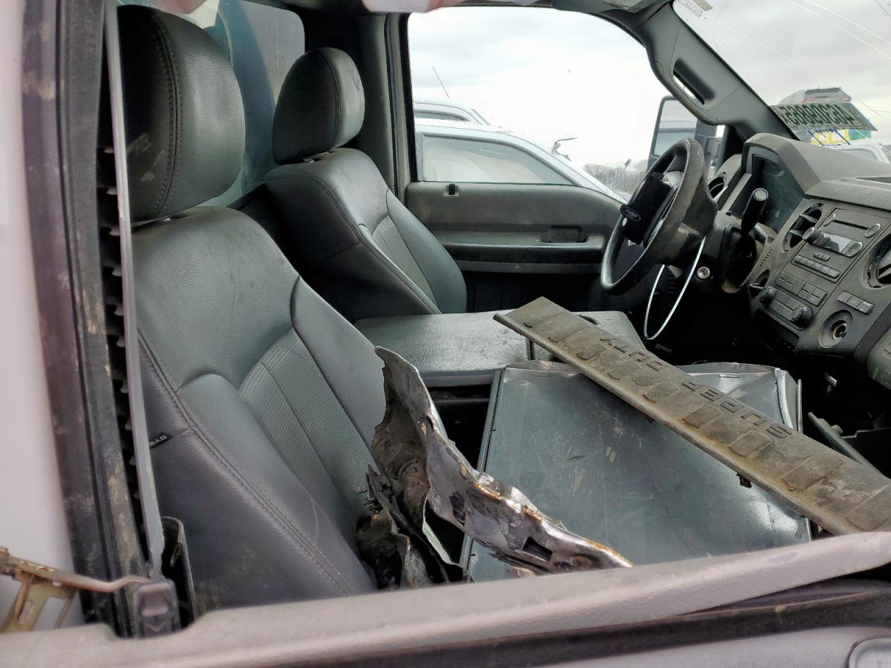 2015 Ford F350 - Image 11