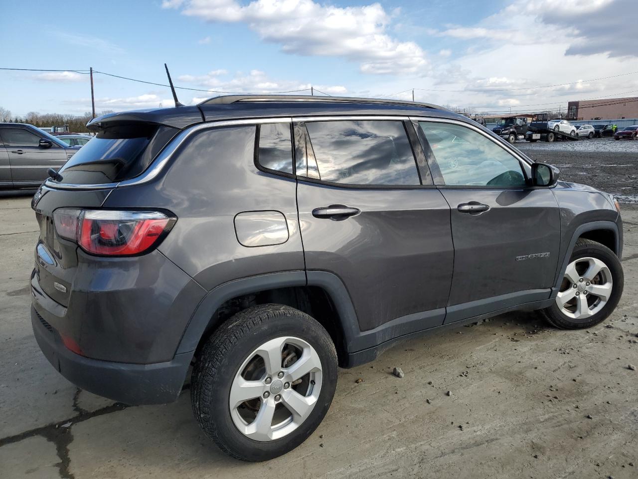 2018 Jeep Compass - Image 3