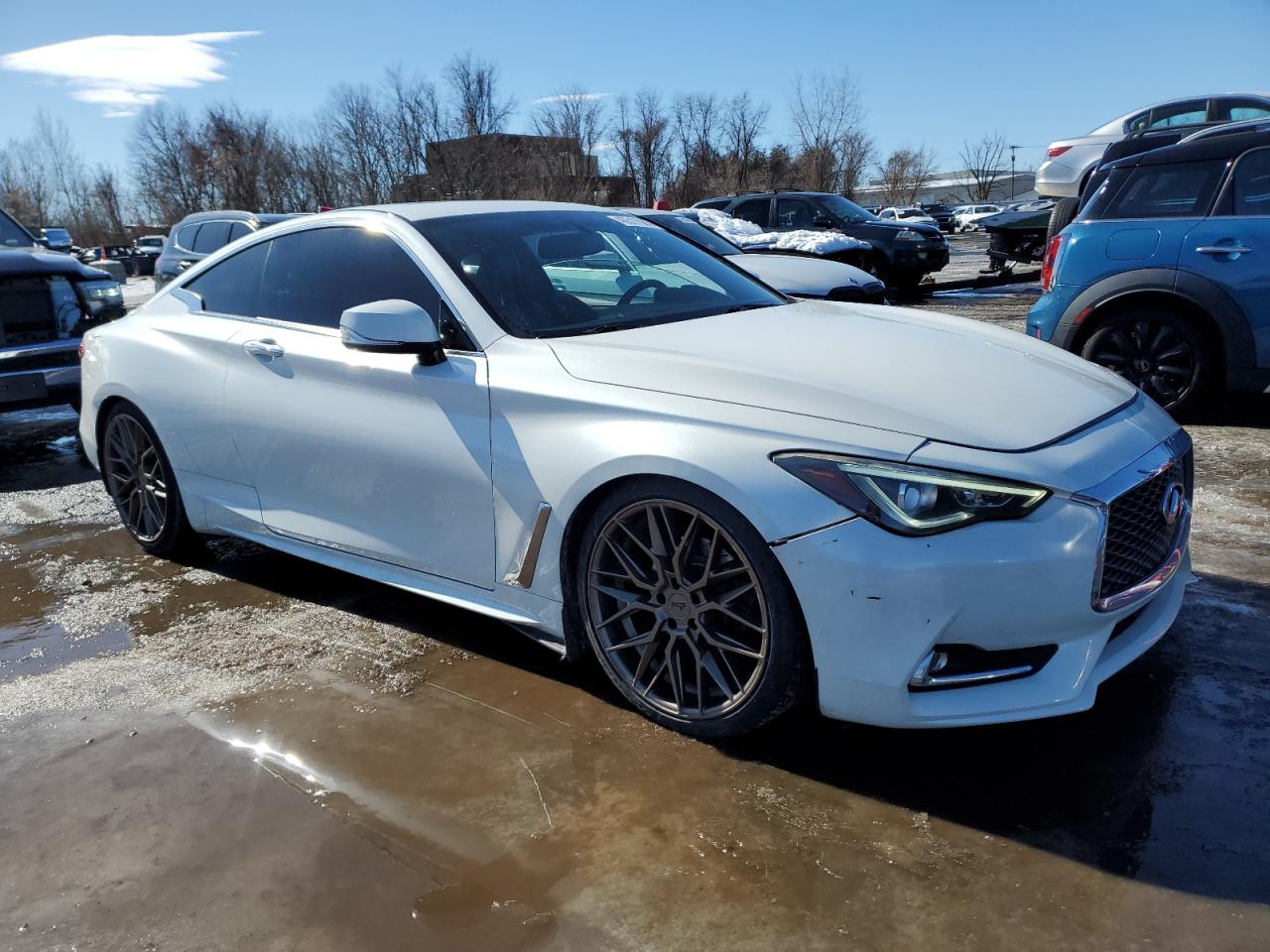 2017 Infiniti Q60 - Image 4