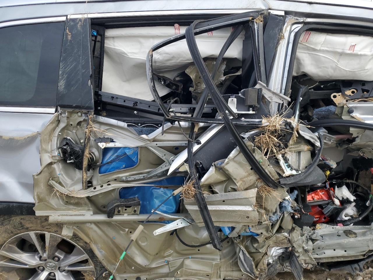 2014 Toyota Highlander - Image 11