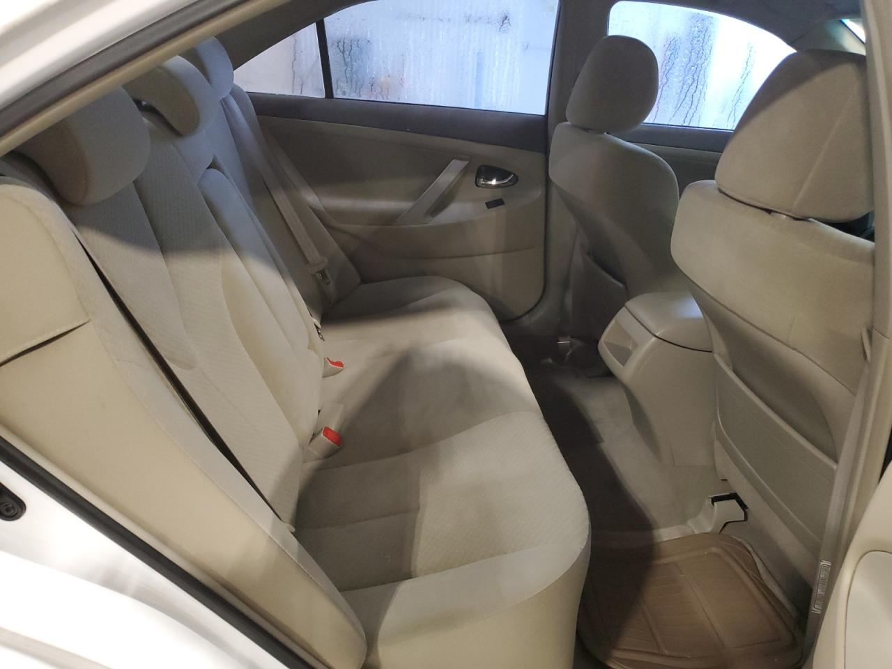 2009 Toyota Camry - Image 11