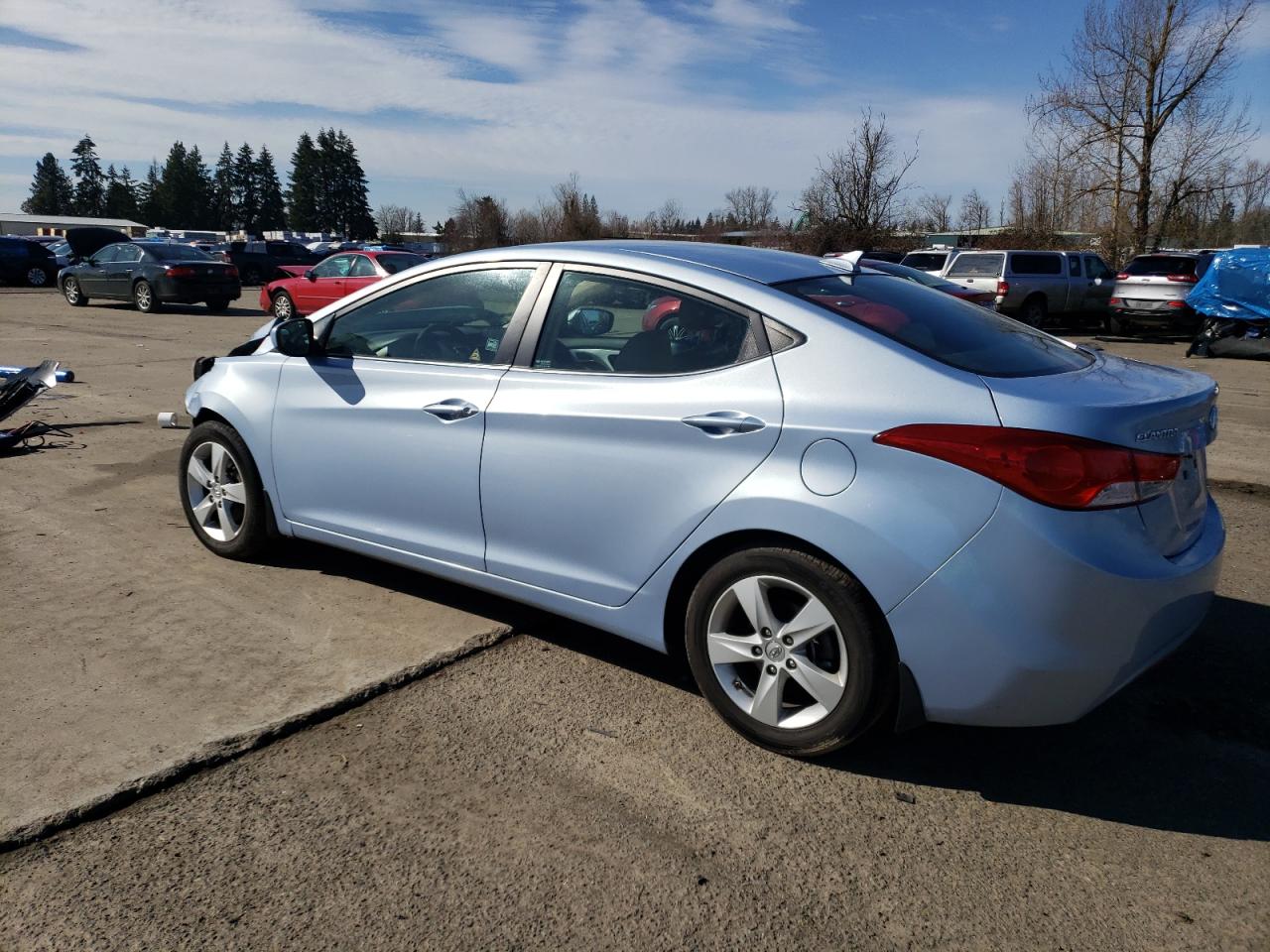 2012 Hyundai Elantra - Image 2