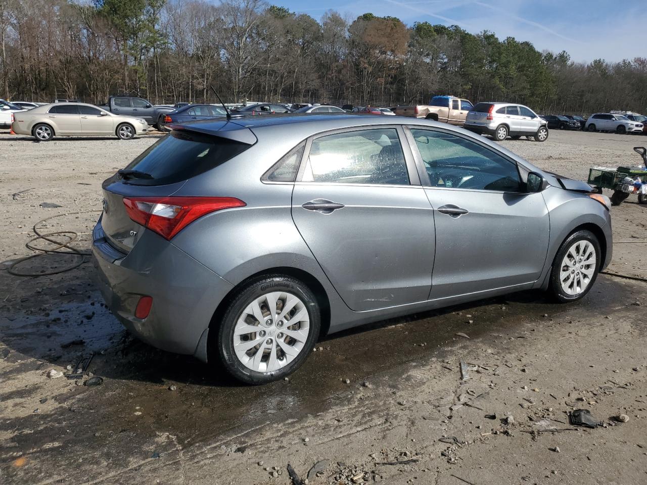 2017 Hyundai Elantra - Image 3