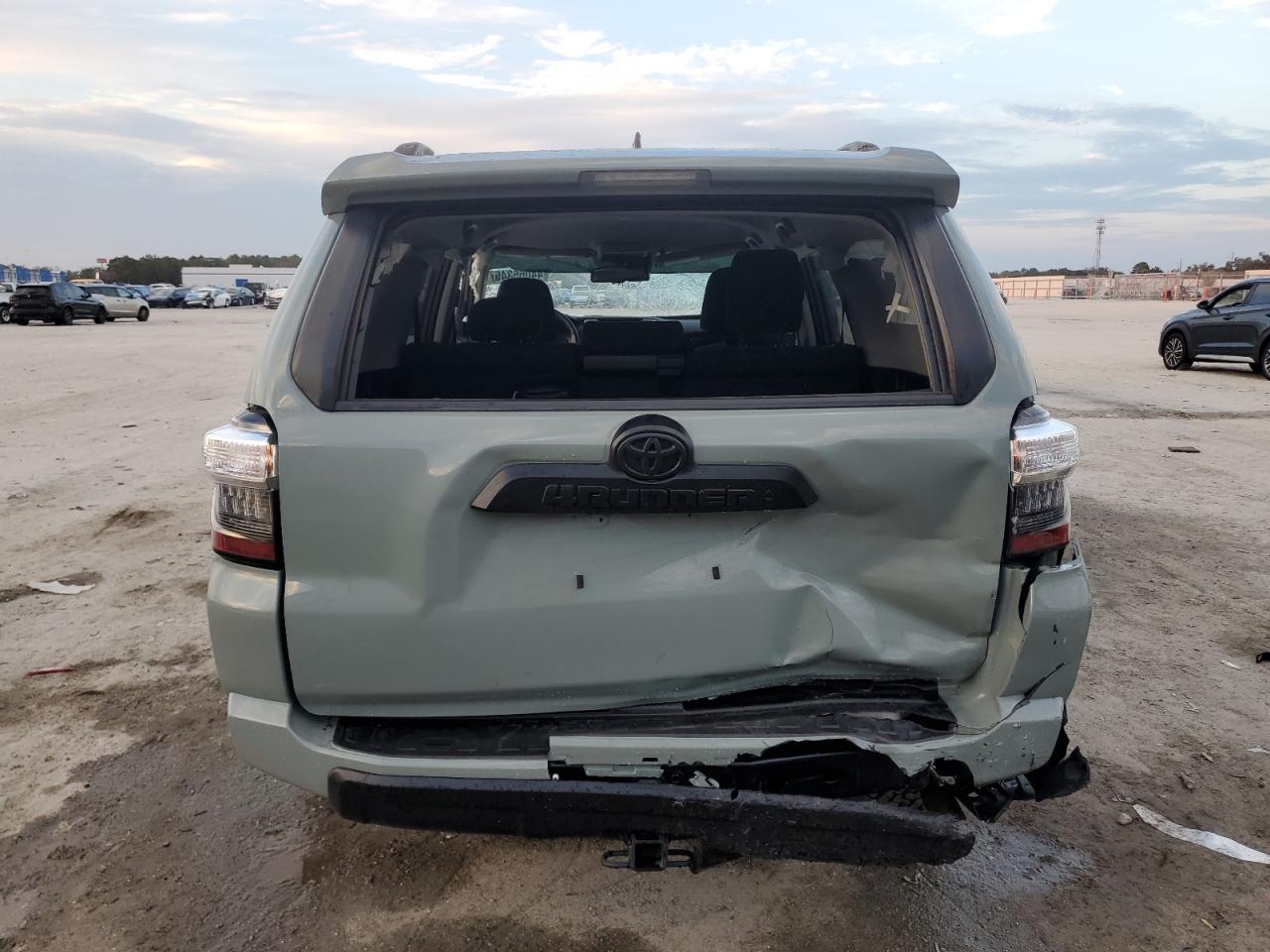 2022 Toyota 4Runner - Image 6