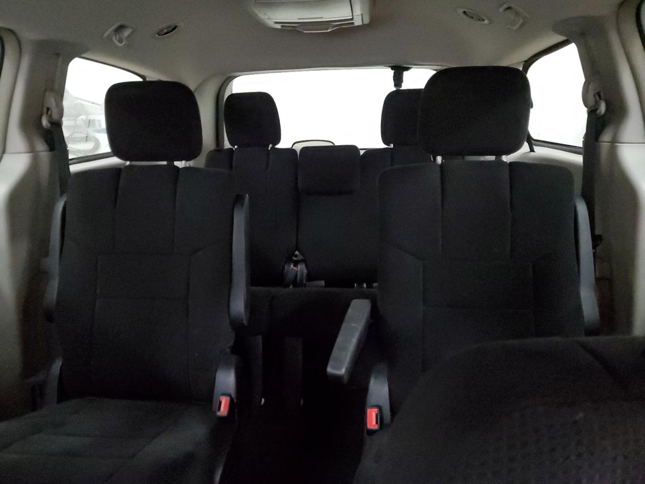2012 Dodge Caravan - Image 10