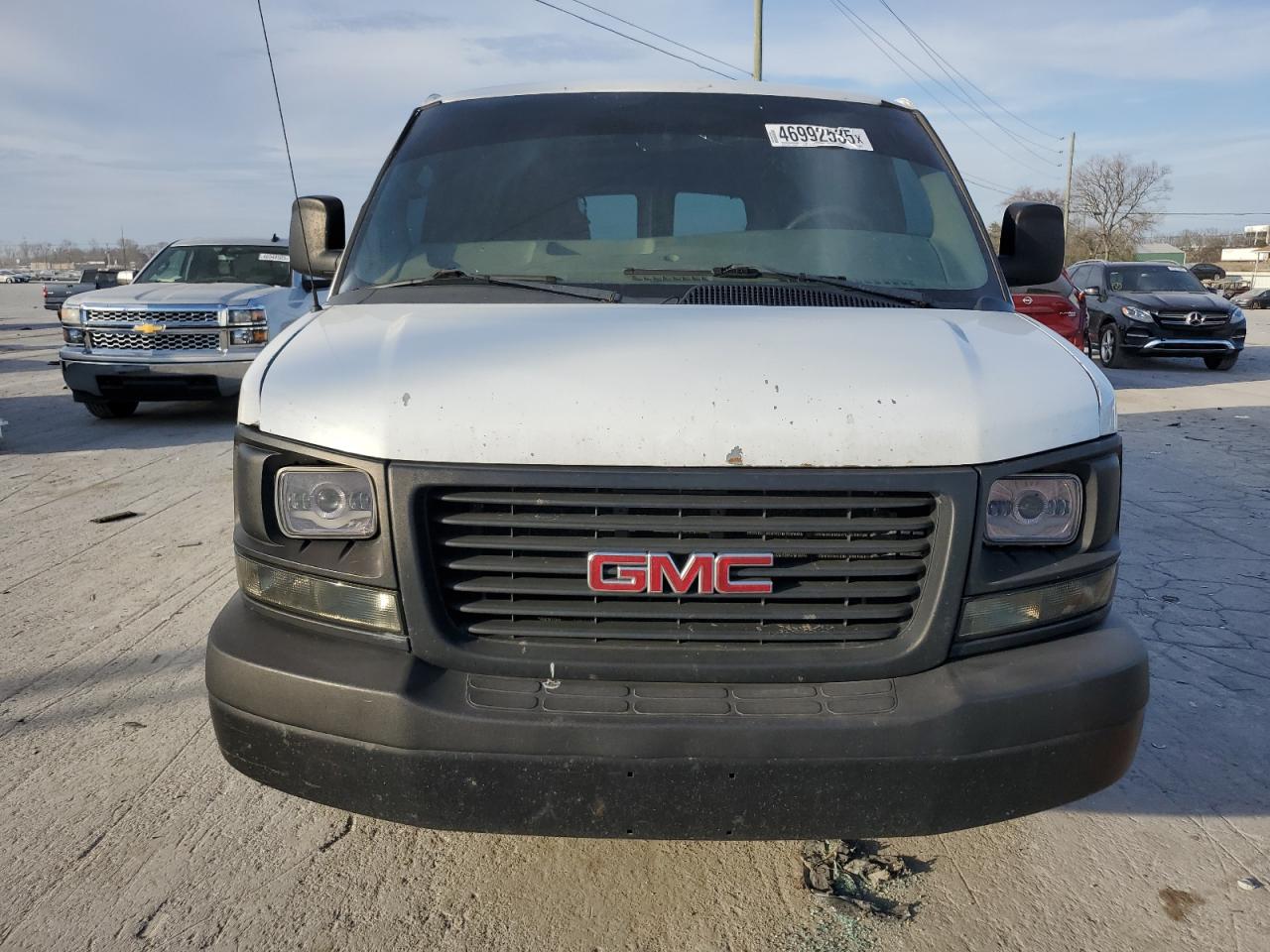 2011 GMC Savana - Image 5