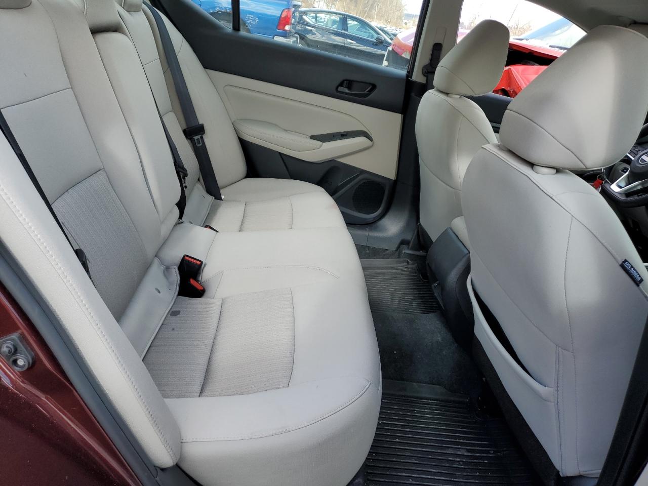 2024 Nissan Altima - Image 10