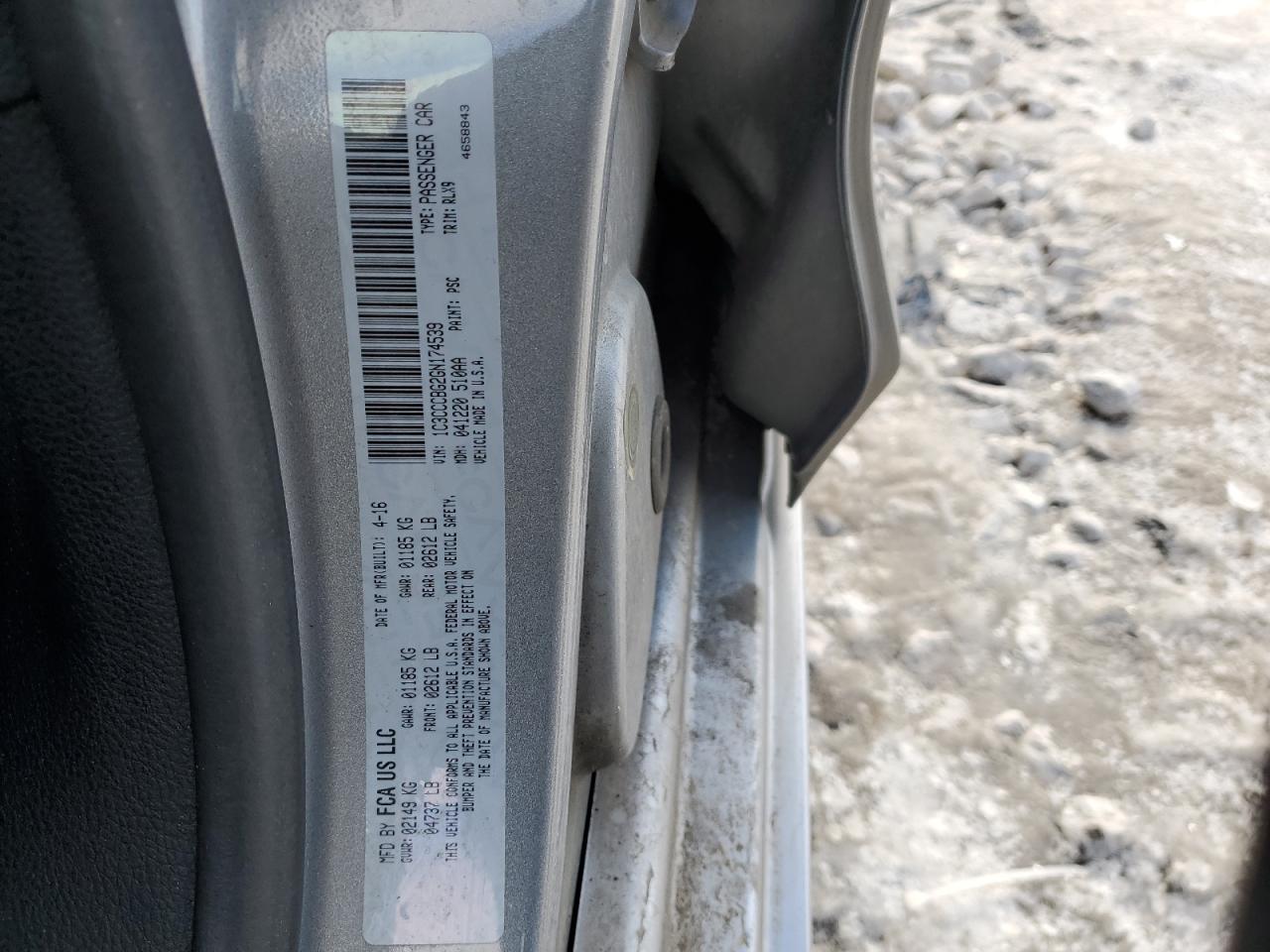 2016 Chrysler 200 - Image 12