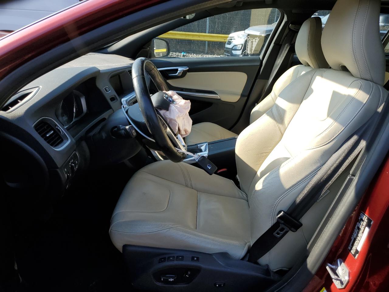 2016 Volvo V60 - Image 7