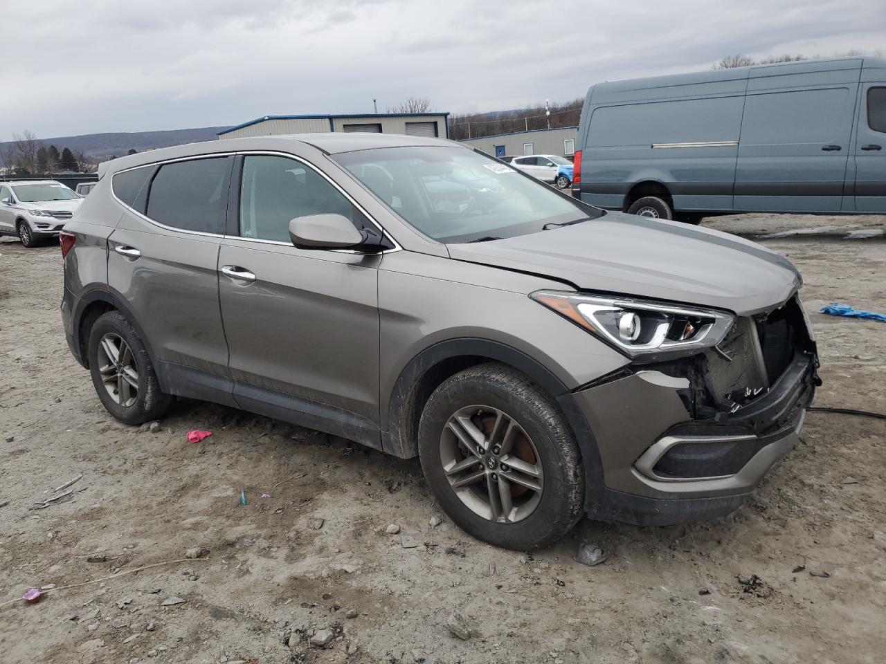 2017 Hyundai Santa Fe - Image 4