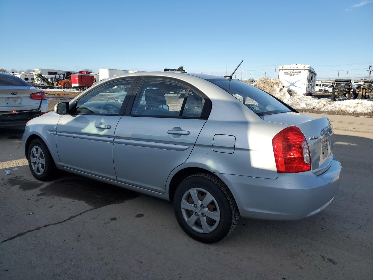 2010 Hyundai Accent - Image 2