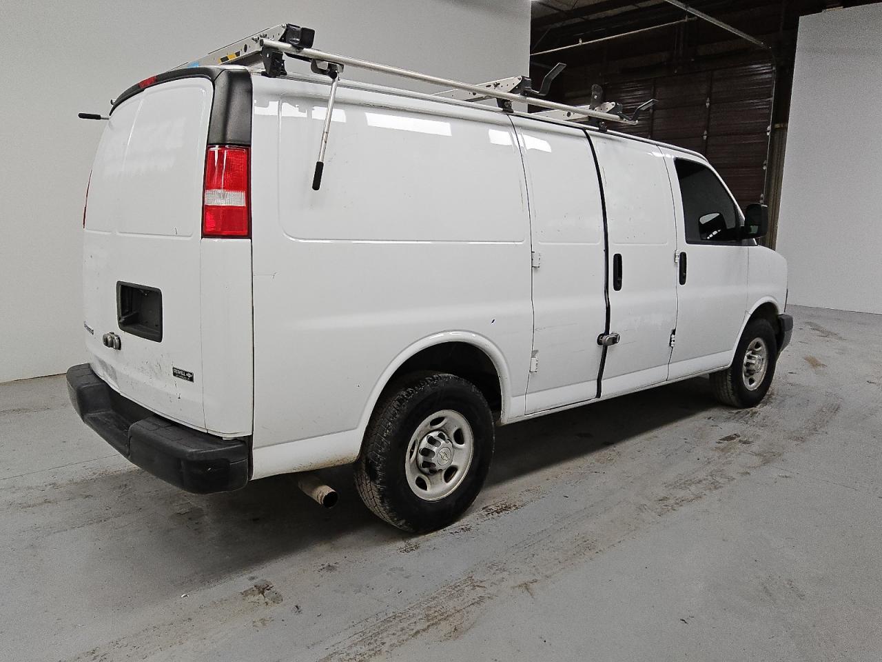 2018 Chevrolet Express - Image 3