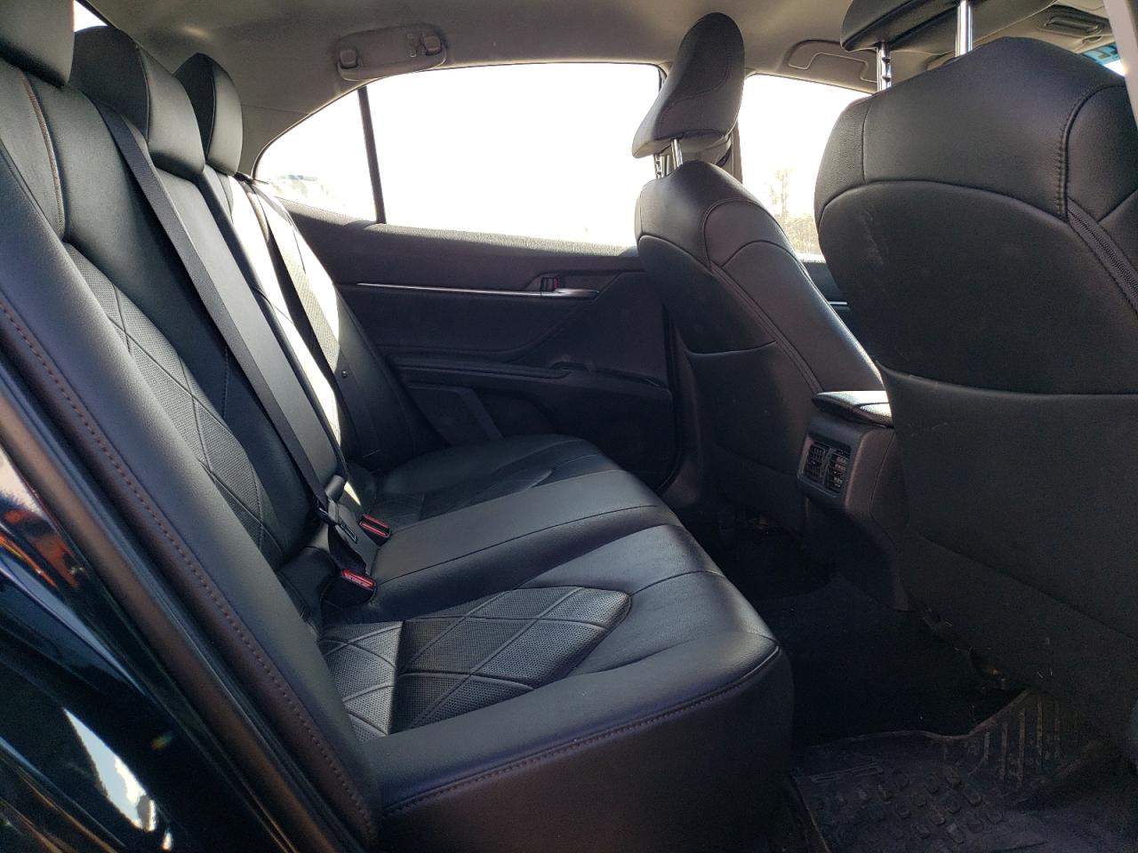 2018 Toyota Camry - Image 10