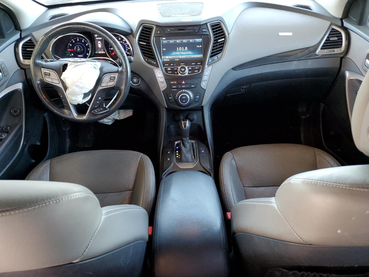 2015 Hyundai Santa Fe - Image 8