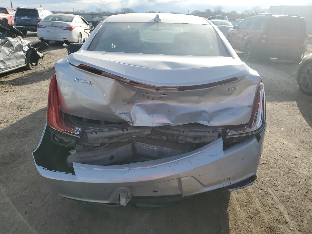 2018 Cadillac XTS - Image 6