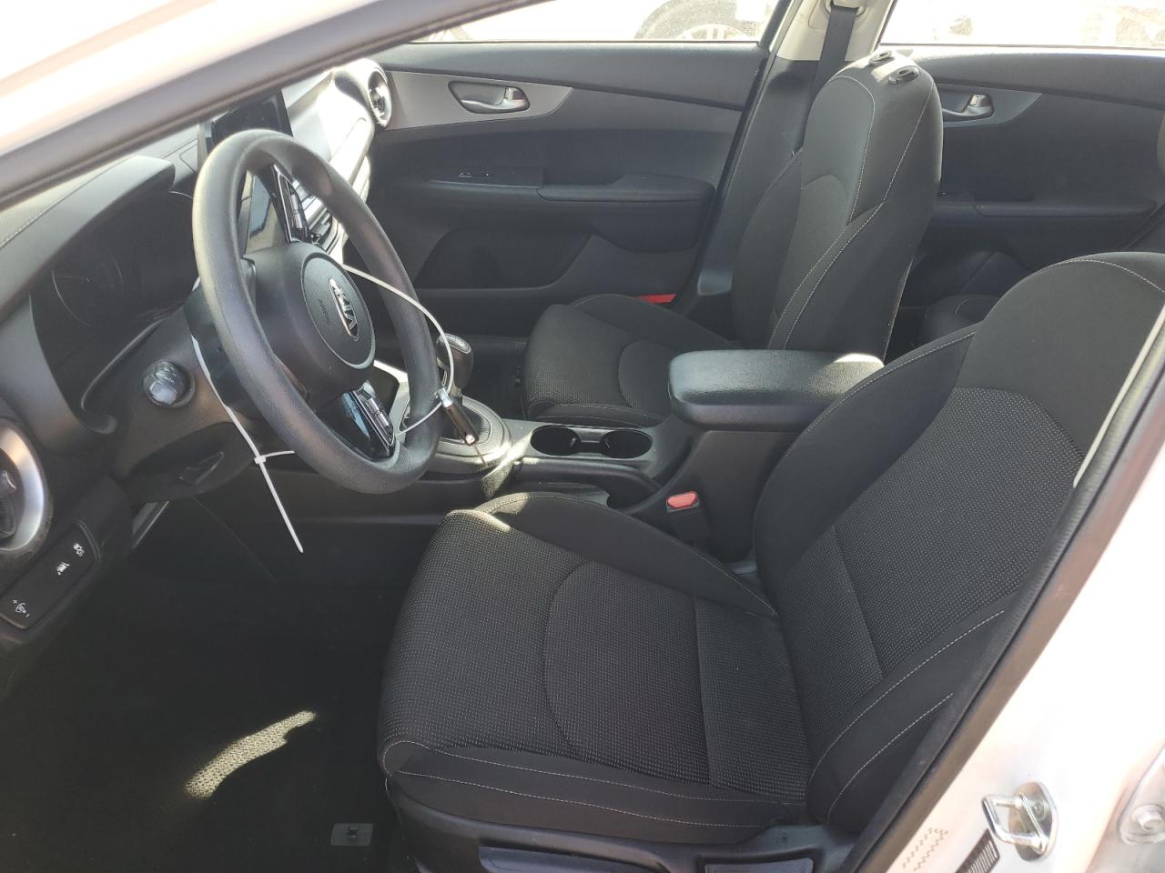 2021 Kia Forte - Image 7