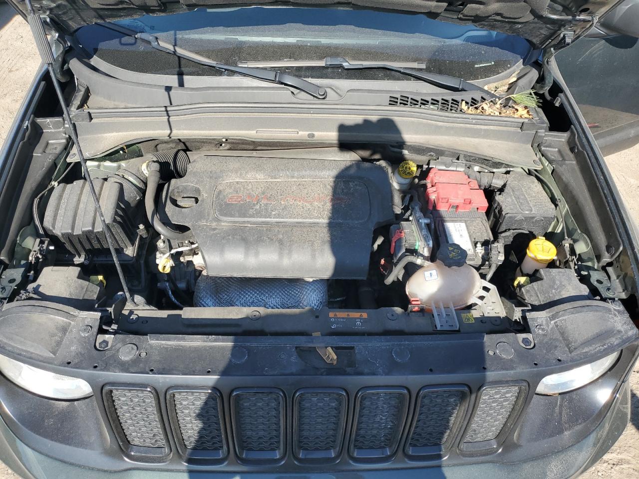 2021 Jeep Renegade - Image 12