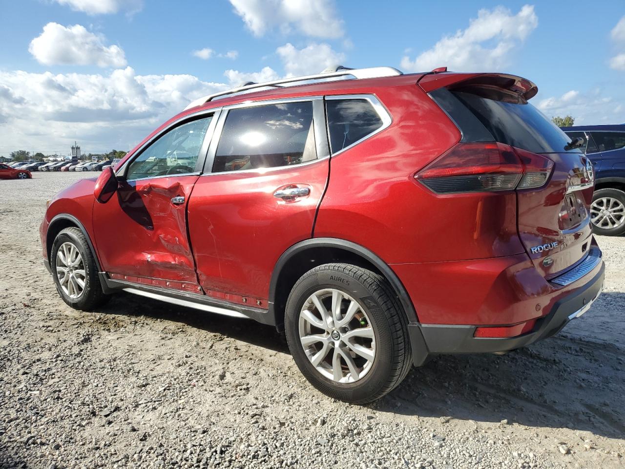 2019 Nissan Rogue - Image 2