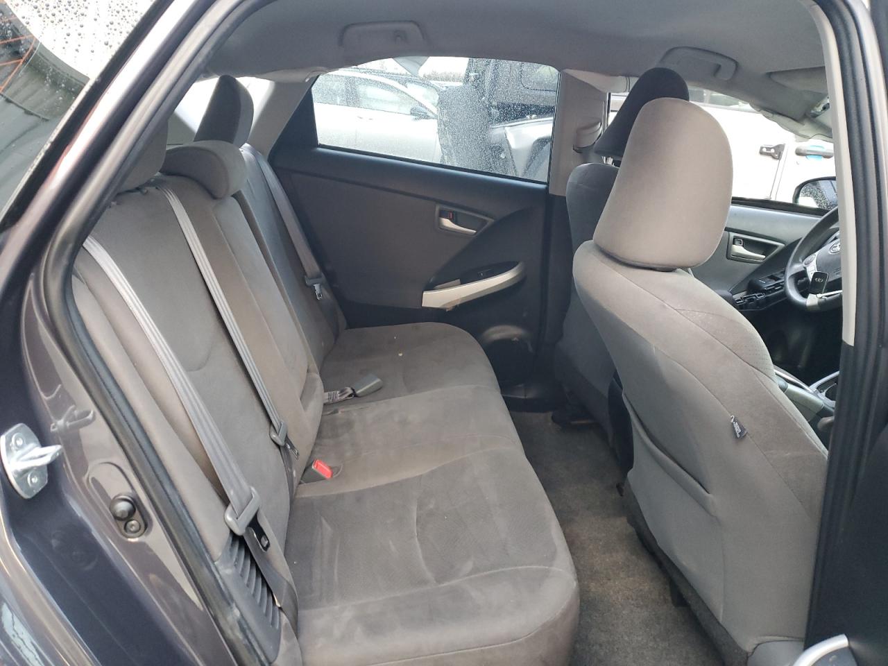 2015 Toyota Prius - Image 10