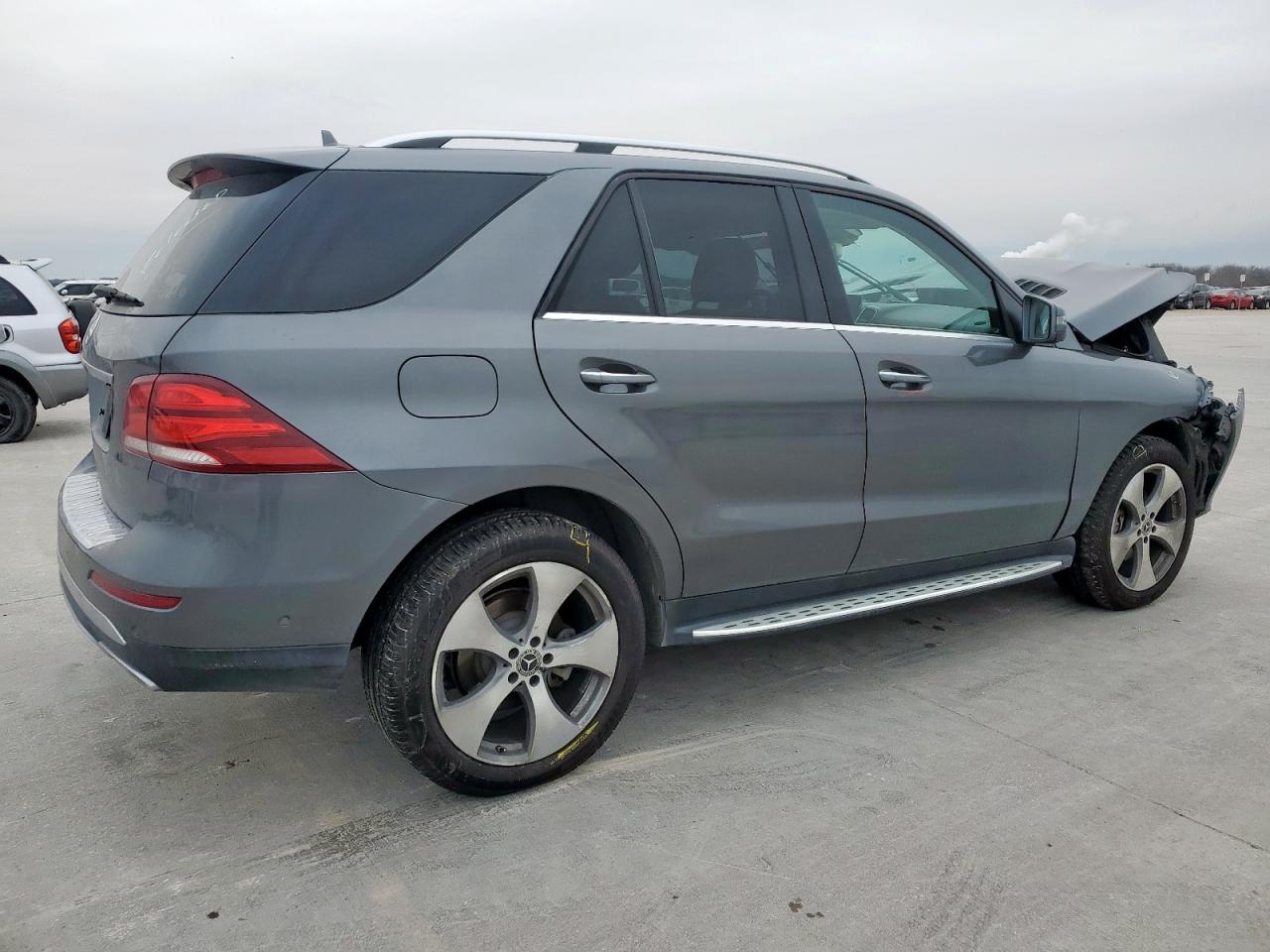 2017 Mercedes-Benz GLE - Image 3