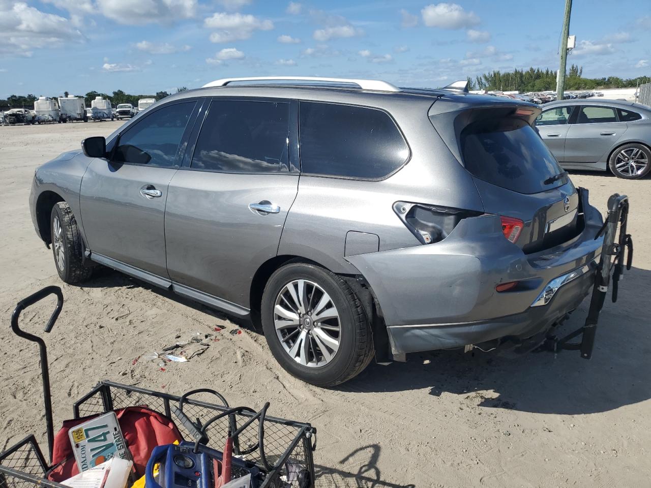 2019 Nissan Pathfinder - Image 2