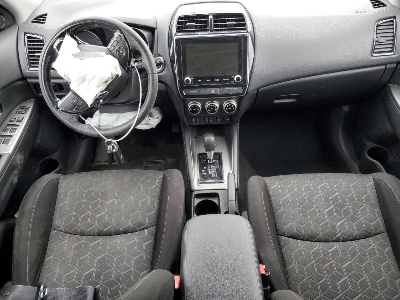 2021 Mitsubishi Outlander - Image 8
