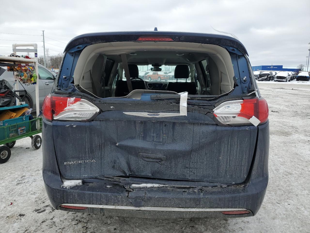 2017 Chrysler Pacifica - Image 6
