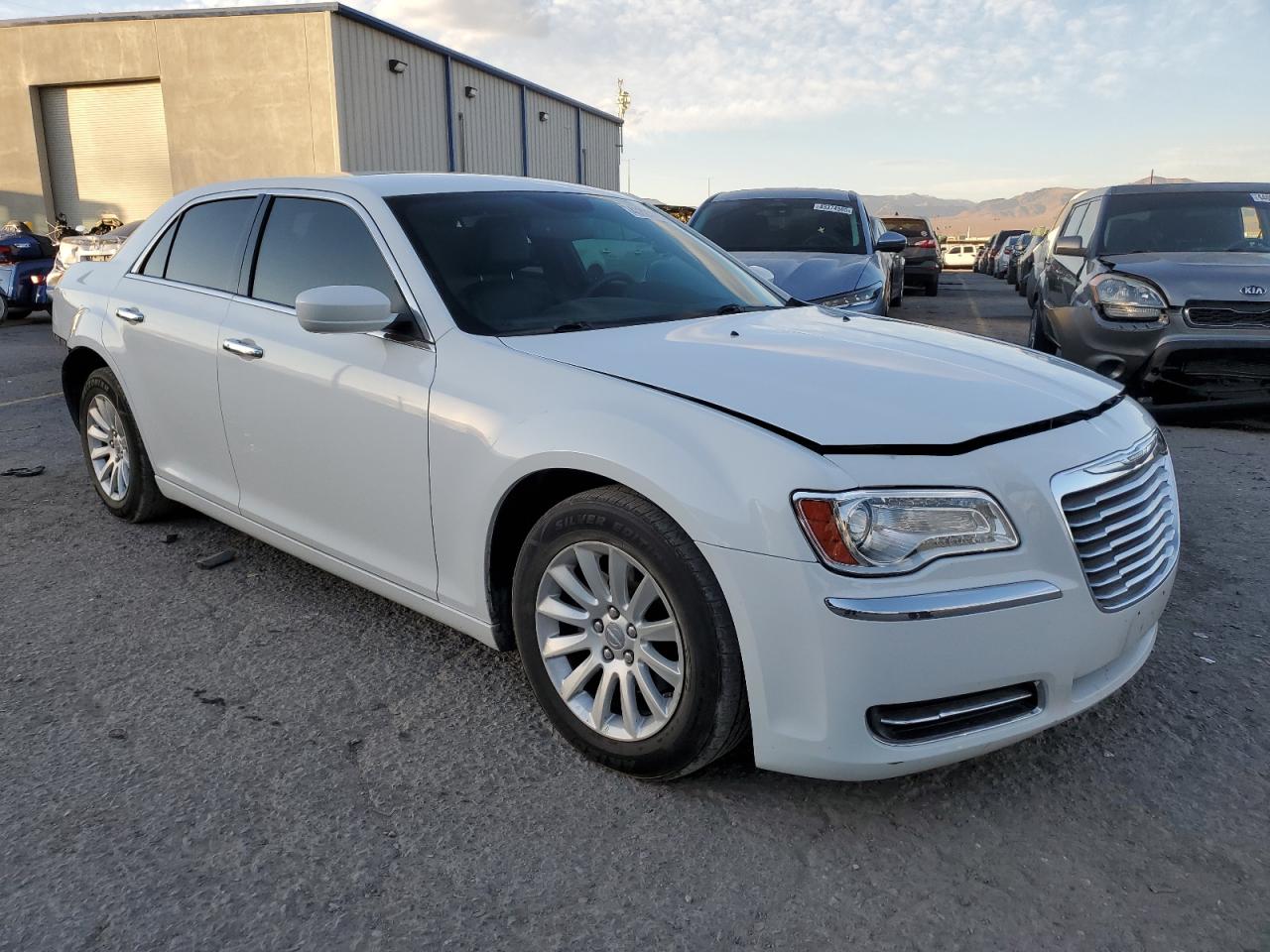 2014 Chrysler 300 - Image 4