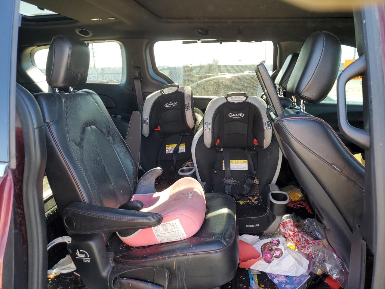 2020 Chrysler Pacifica - Image 11