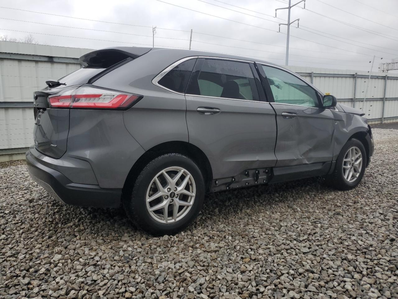 2023 Ford Edge - Image 3