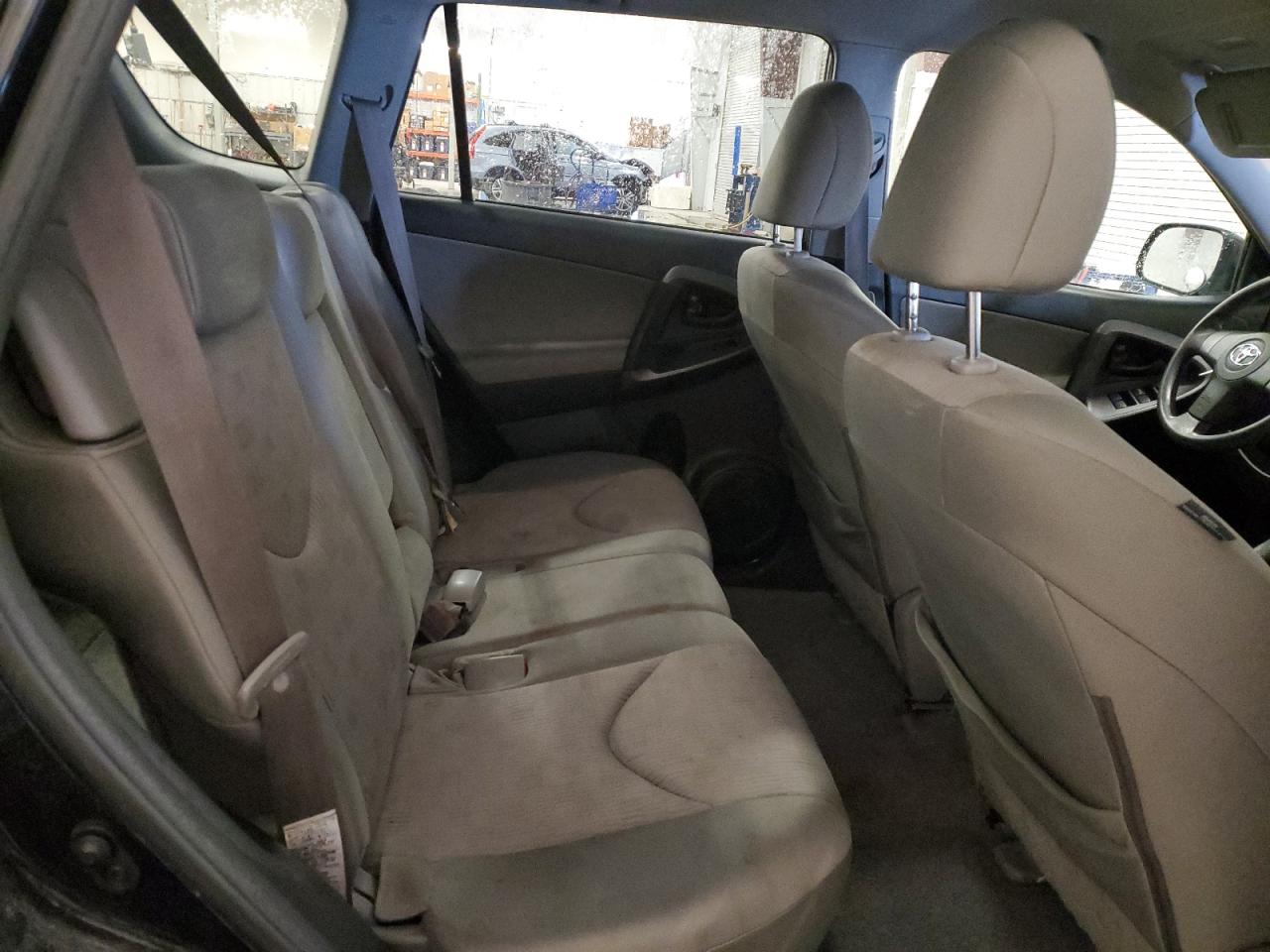 2010 Toyota RAV 4 - Image 11