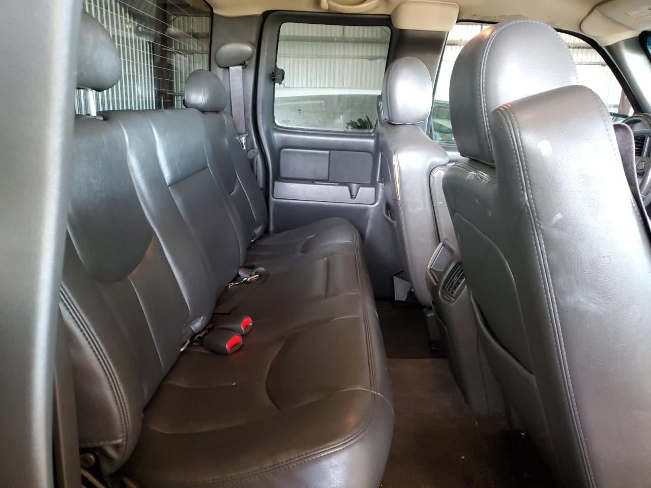 2005 Chevrolet Silverado - Image 10