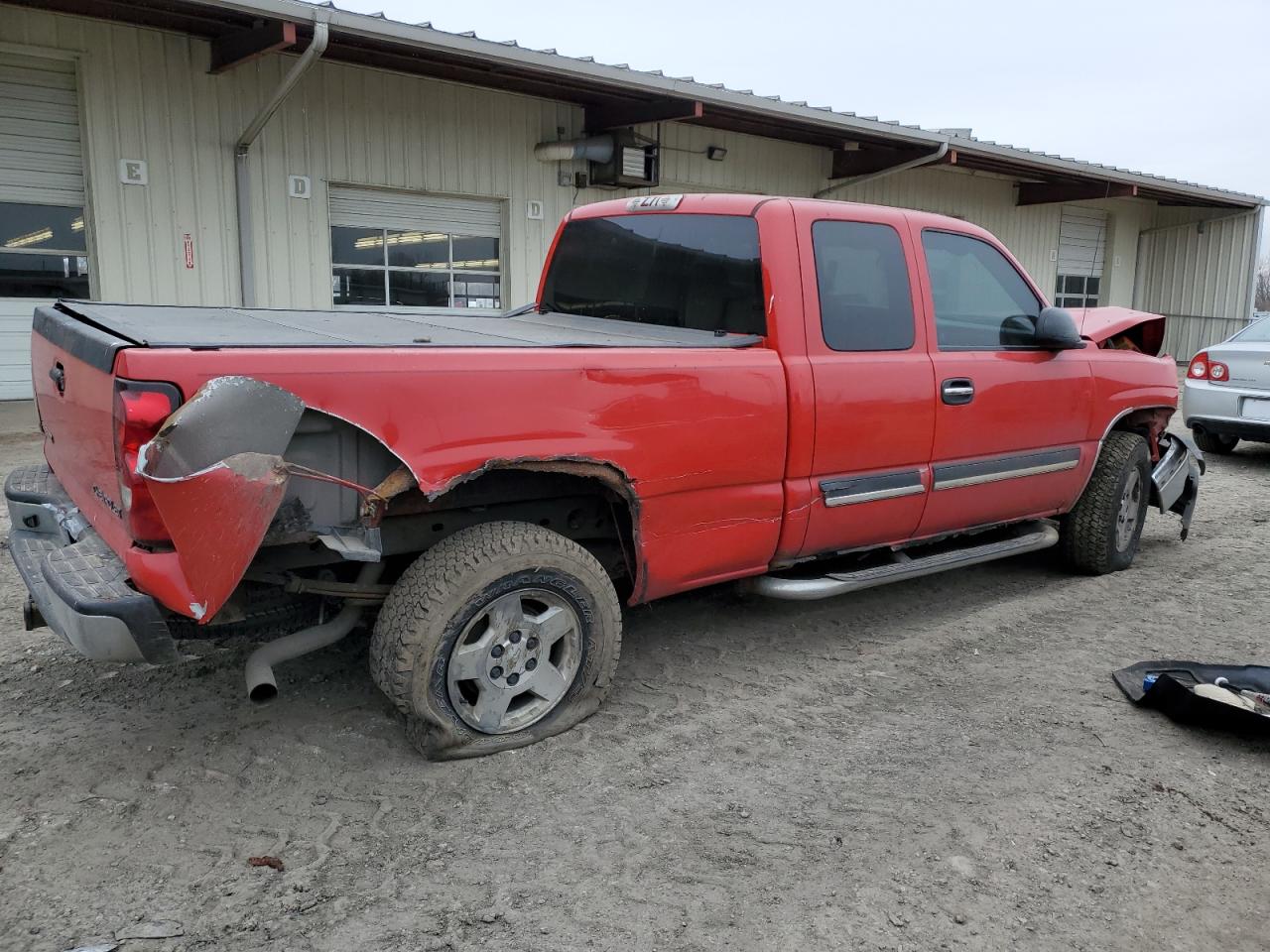 2005 Chevrolet Silverado - Image 3