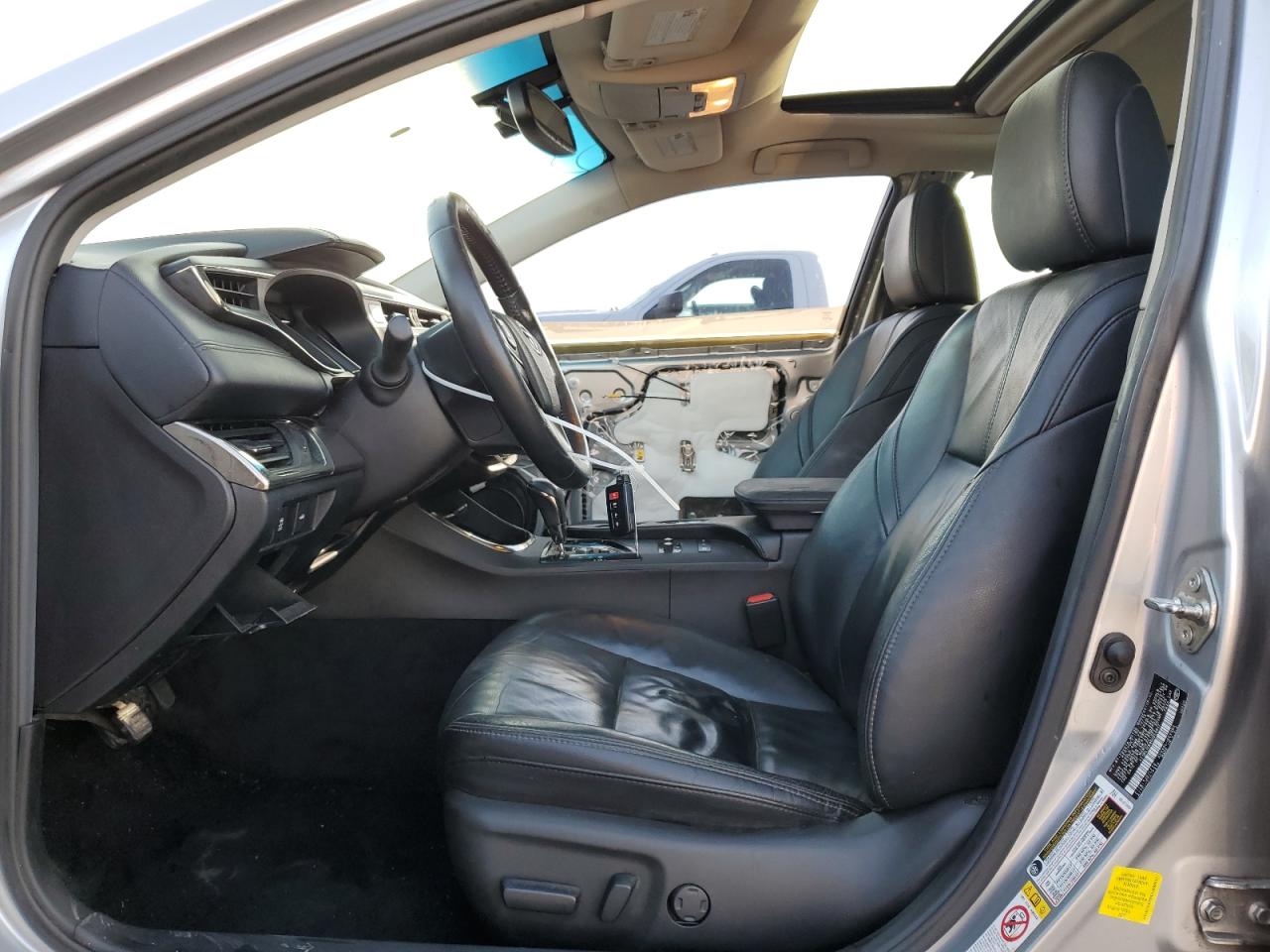 2016 Toyota Avalon - Image 7