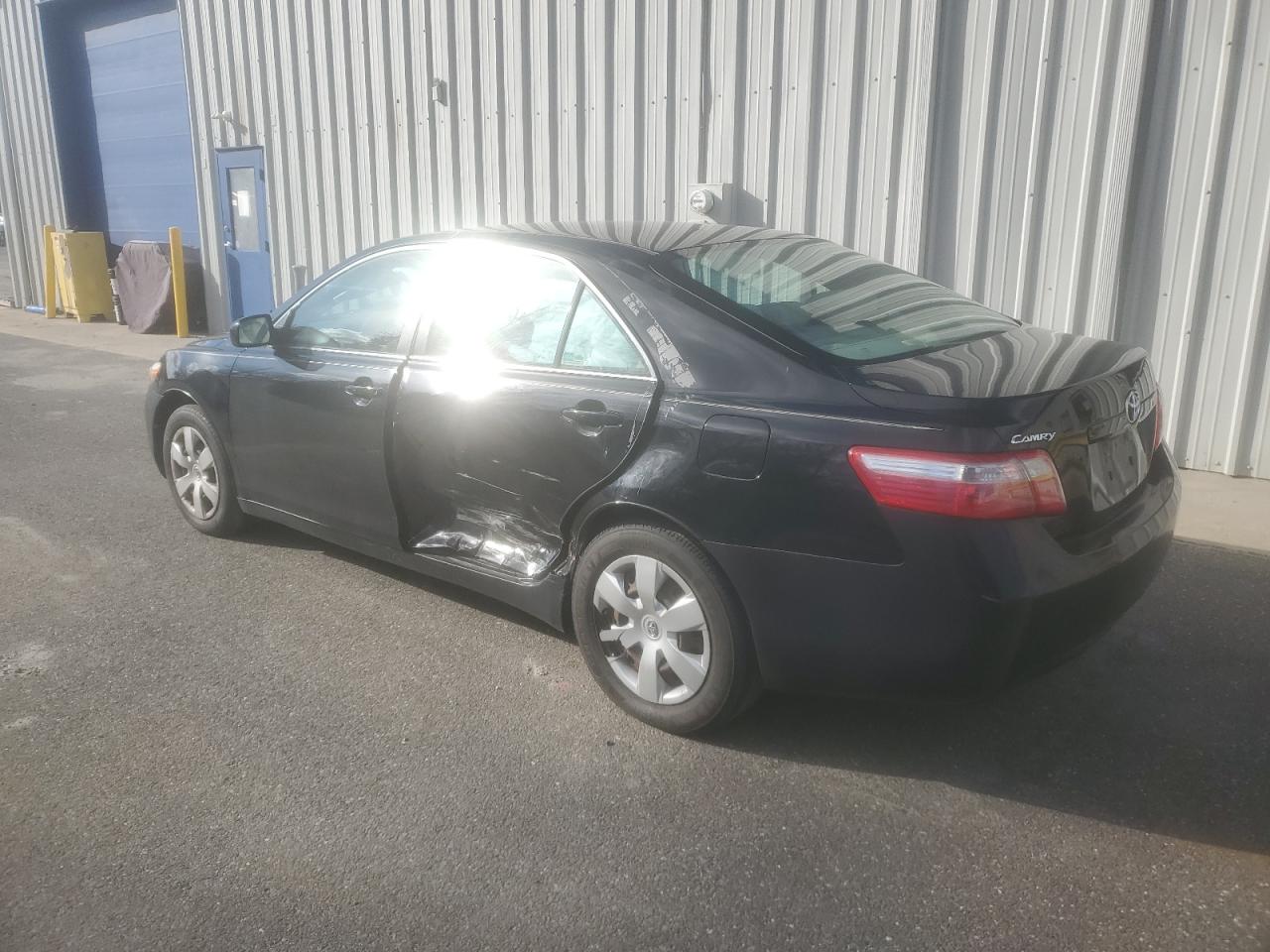 2009 Toyota Camry - Image 2