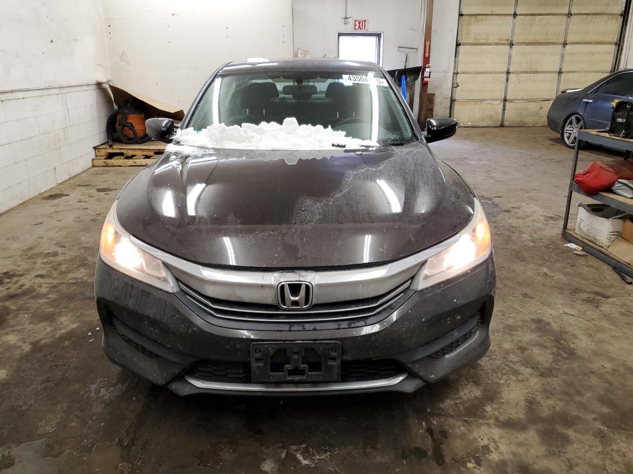 2017 Honda Accord - Image 5