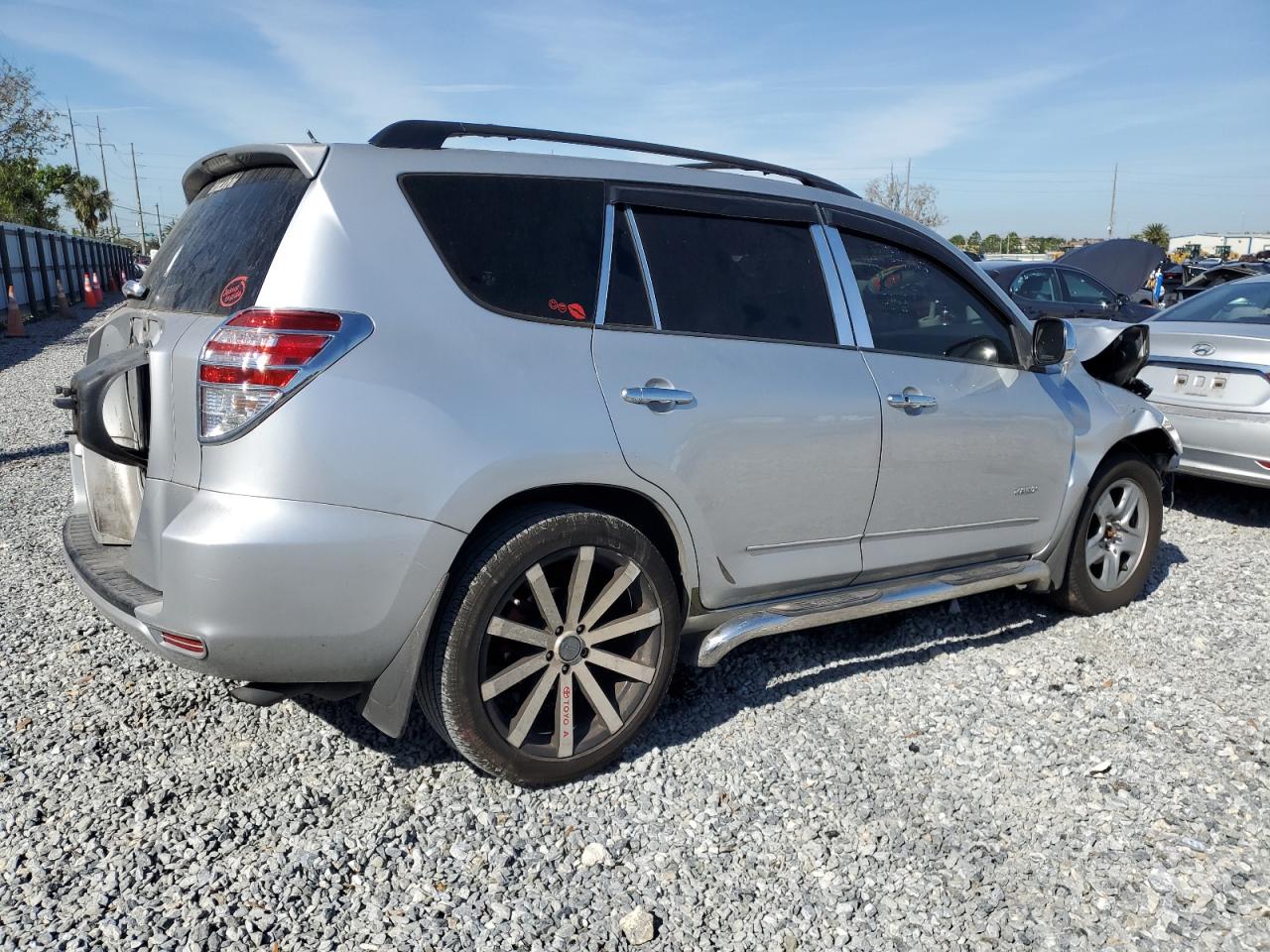 2010 Toyota RAV 4 - Image 3