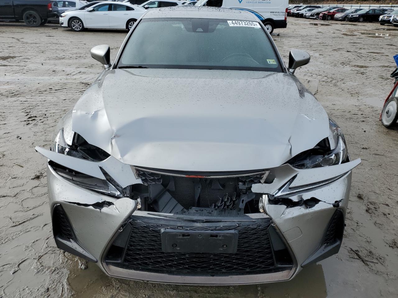 2017 Lexus IS - Image 5
